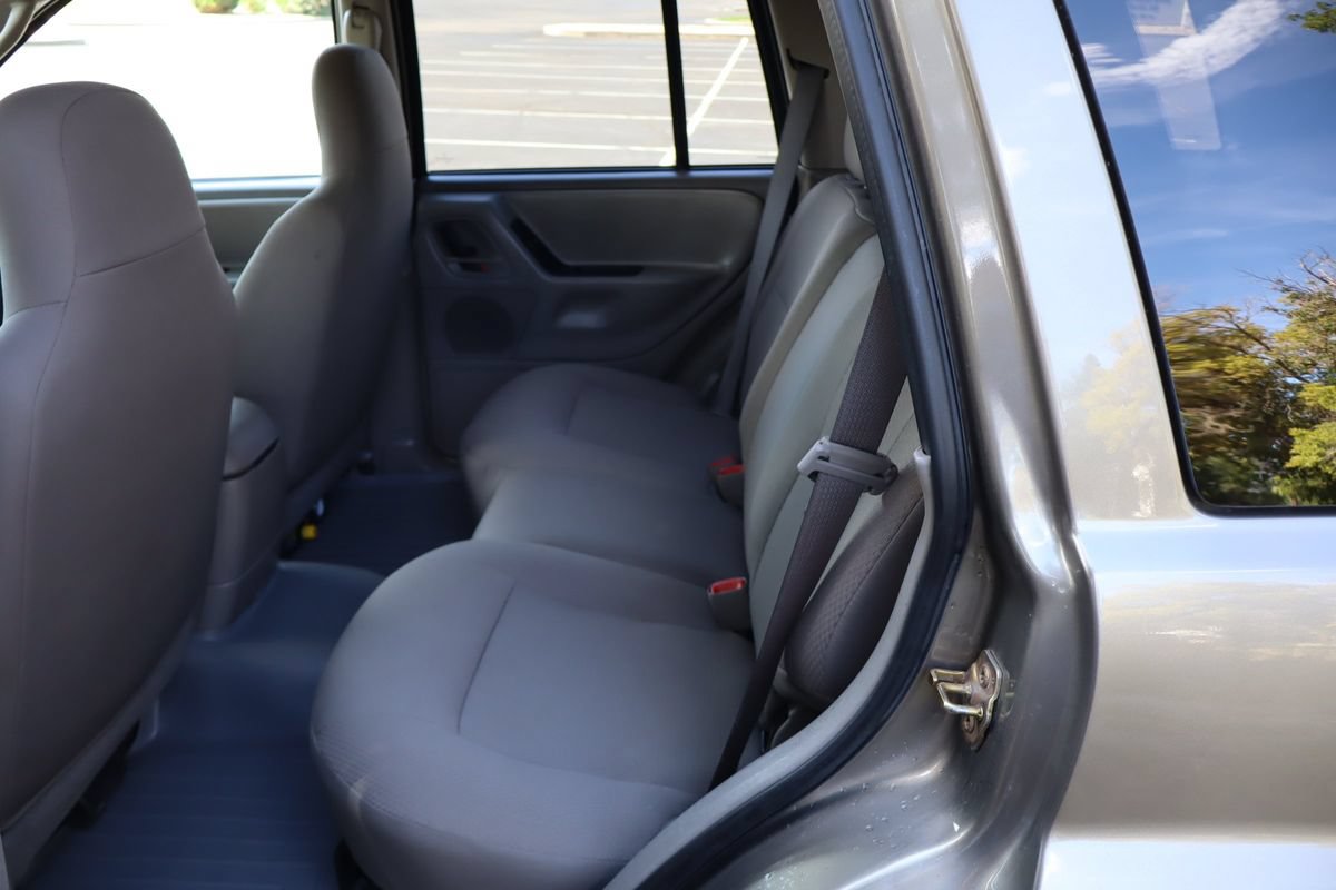 Used 2004 Jeep Grand Cherokee Laredo w/ Convenience Group AWD/4WD image 20