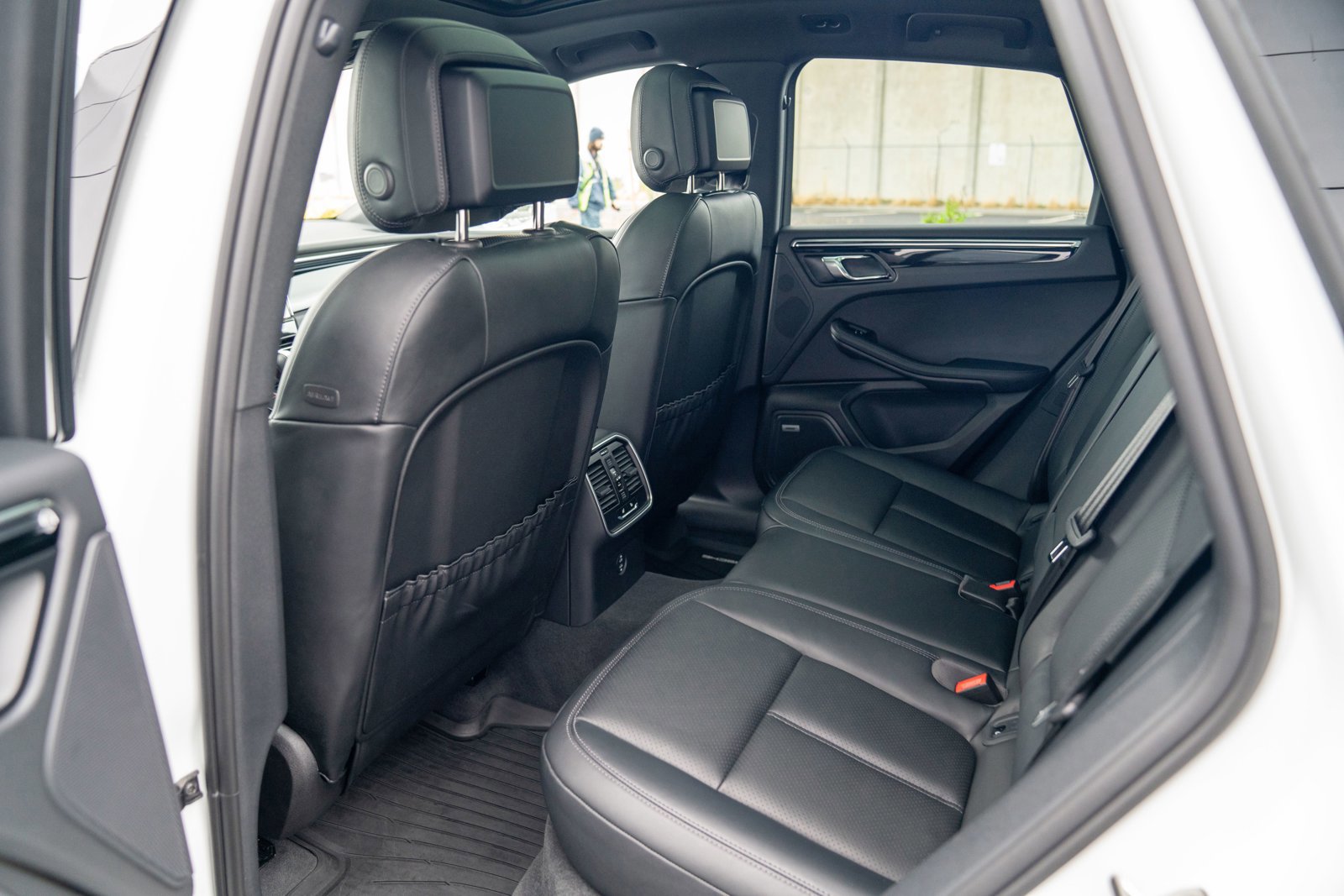 Certified 2025 Porsche Macan image 23