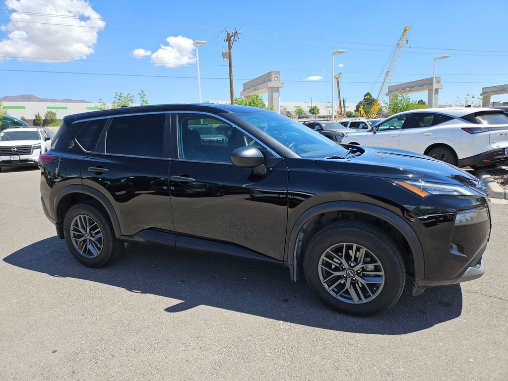 Used 2023 Nissan Rogue S image 9