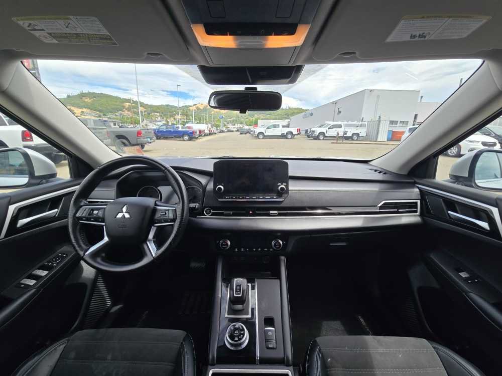 Used 2024 Mitsubishi Outlander SE AWD/4WD image 15