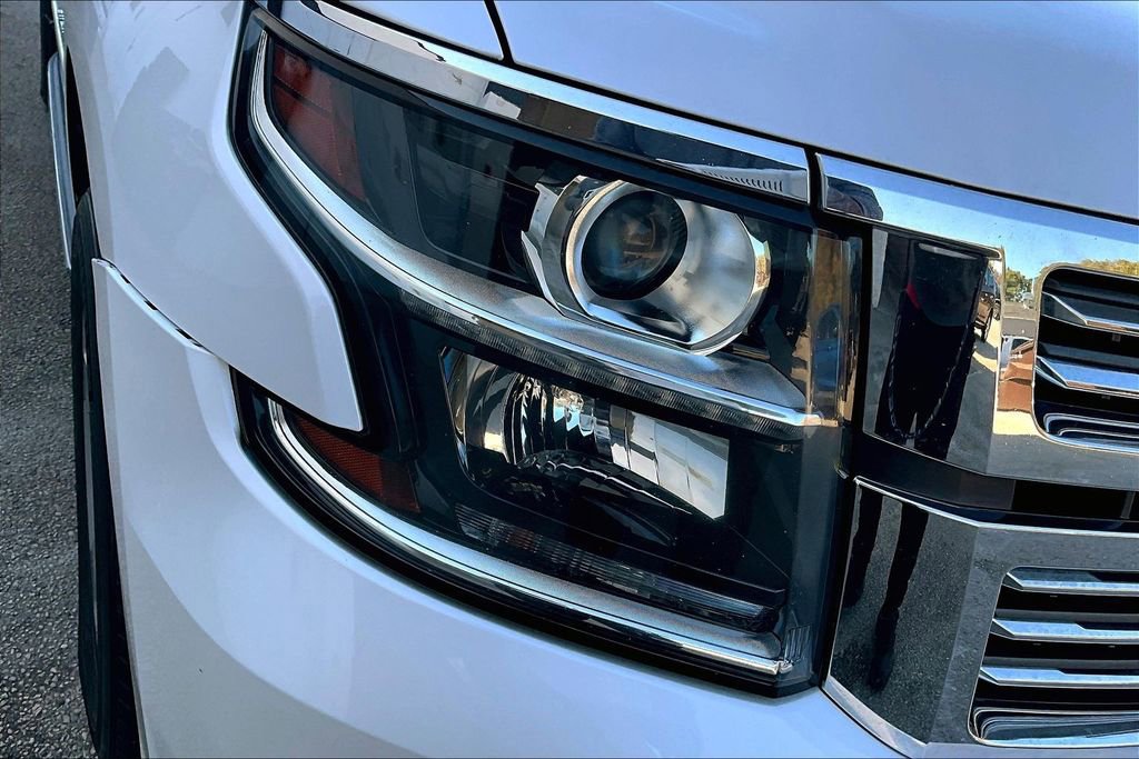 Used 2020 Chevrolet Suburban Premier image 30