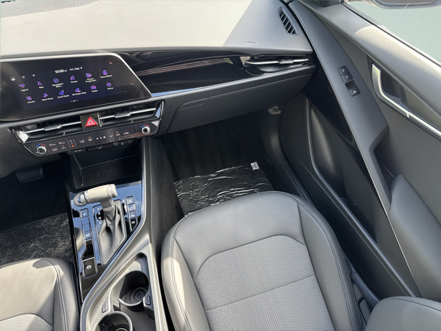 New 2026 Kia Niro EX FWD image 19