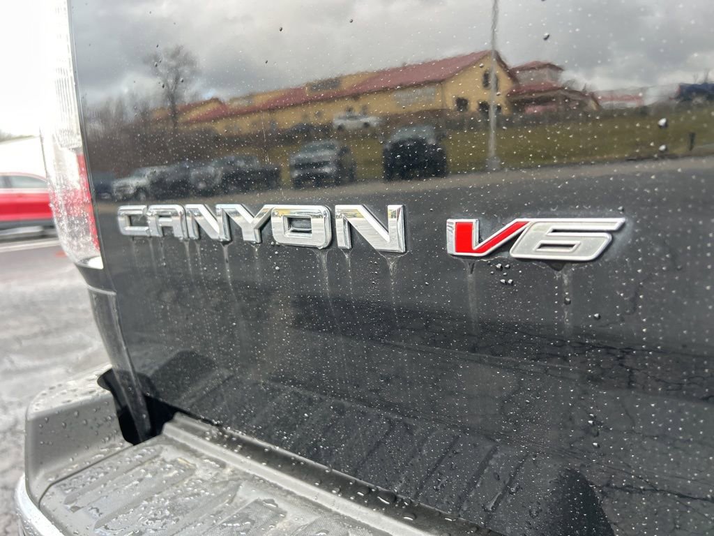 Used 2019 GMC Canyon SLE image 11