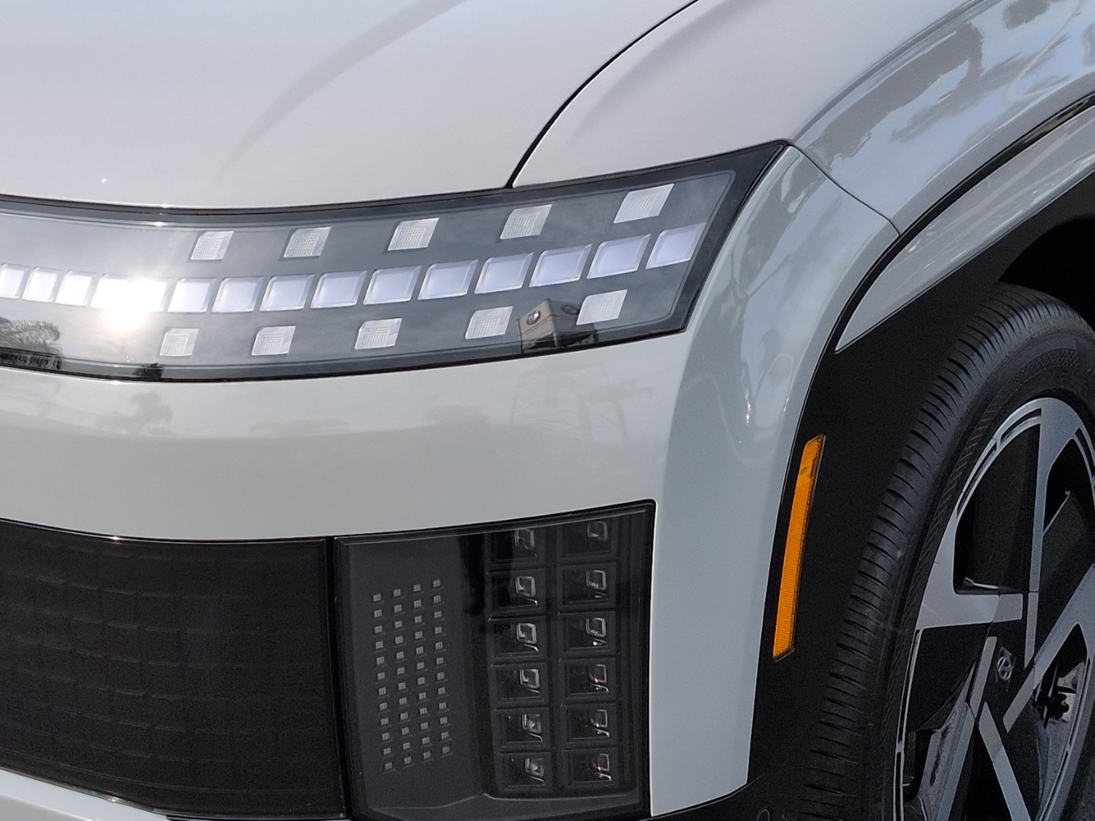 Used 2026 Hyundai Ioniq 9 Limited image 6