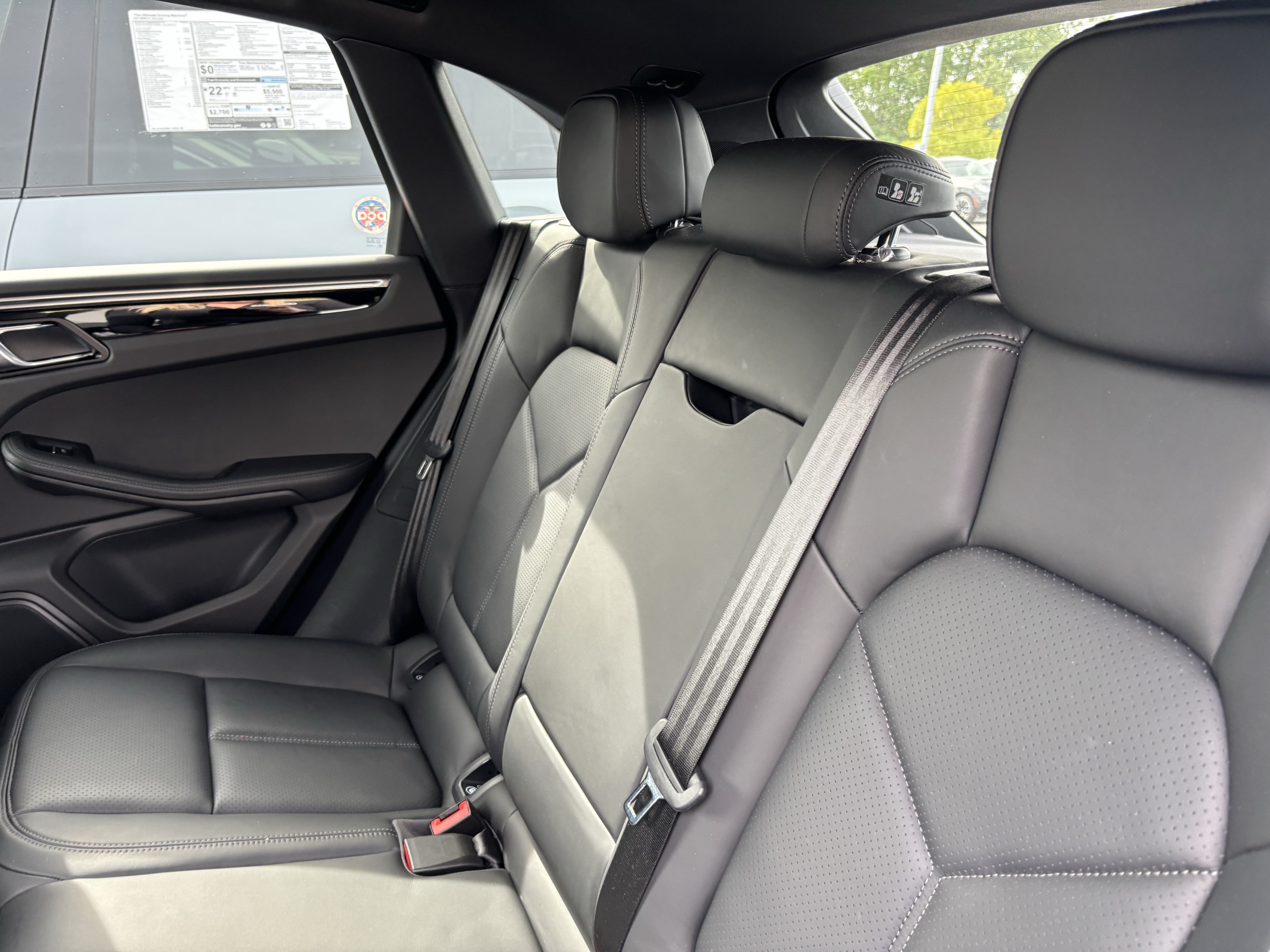 Used 2020 Porsche Macan AWD/4WD image 33