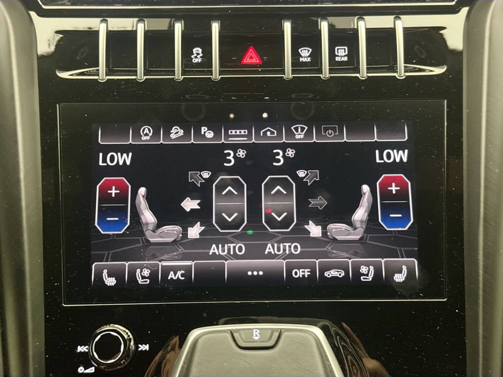 Used 2022 Lamborghini Urus AWD/4WD image 16