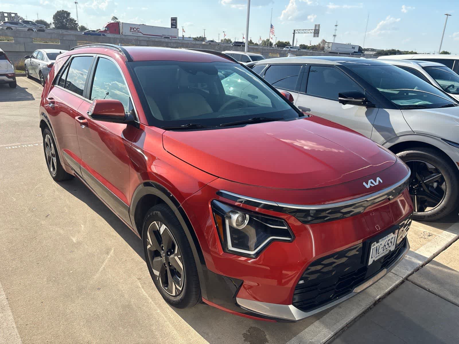 Certified 2023 Kia Niro Wind w/ Wind Preserve Package FWD image 5