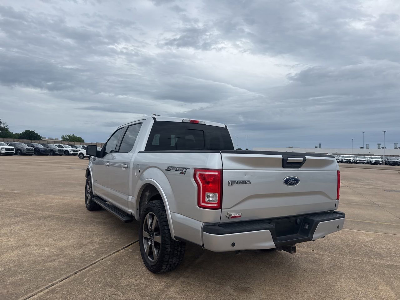Used 2016 Ford F150 XLT w/ Equipment Group 302A Luxury AWD/4WD image 16