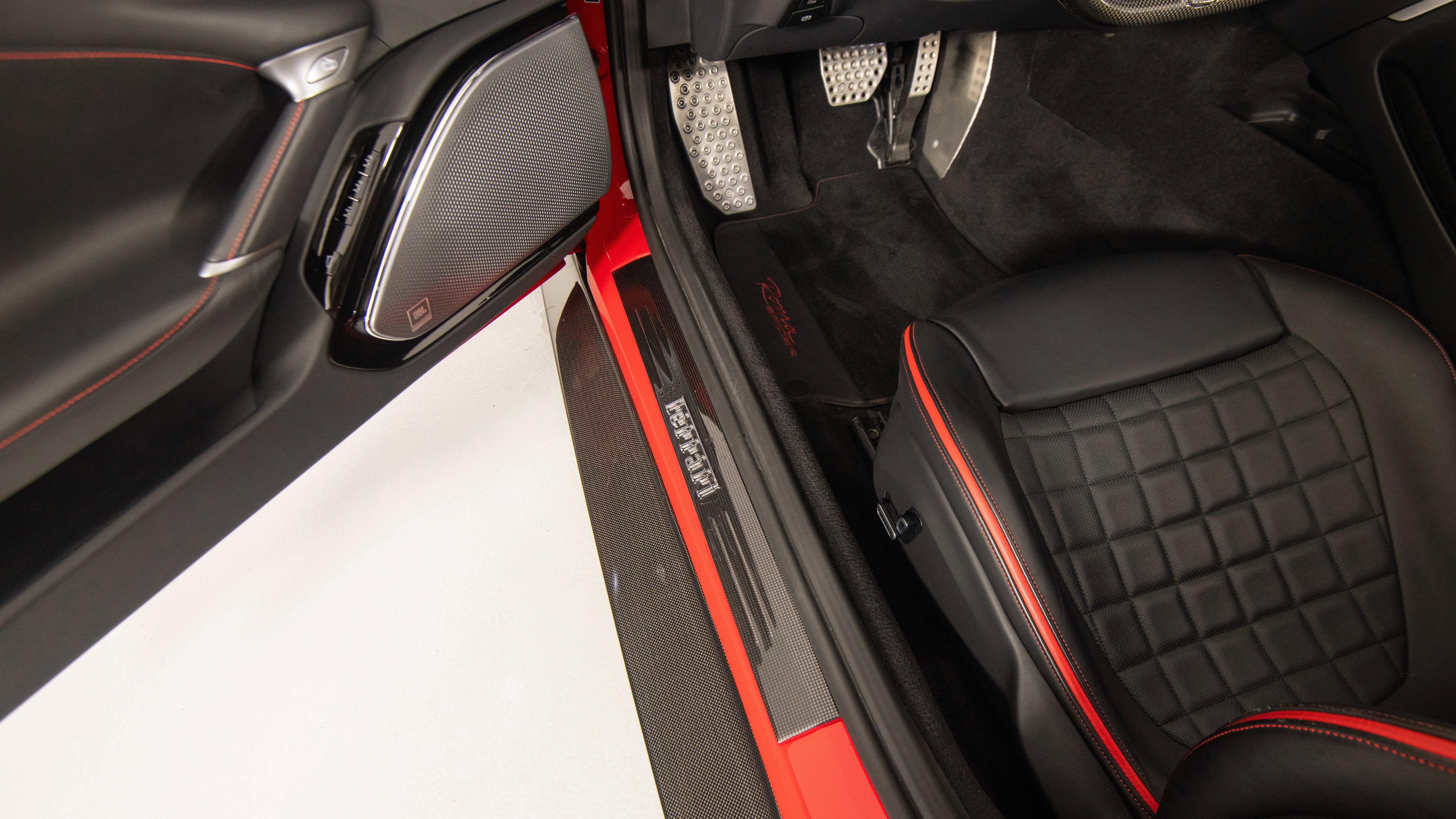 Certified 2025 Ferrari Roma Spider RWD image 17