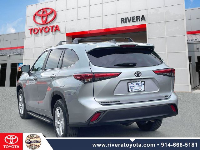 Used 2023 Toyota Highlander LE FWD image 9