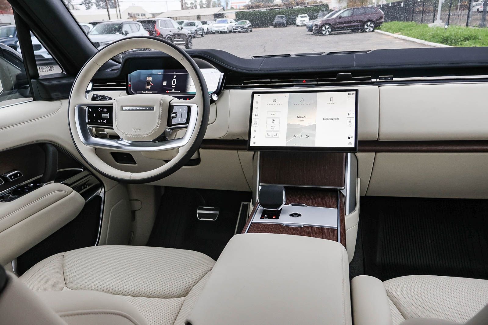 New 2025 Land Rover Range Rover SE image 21
