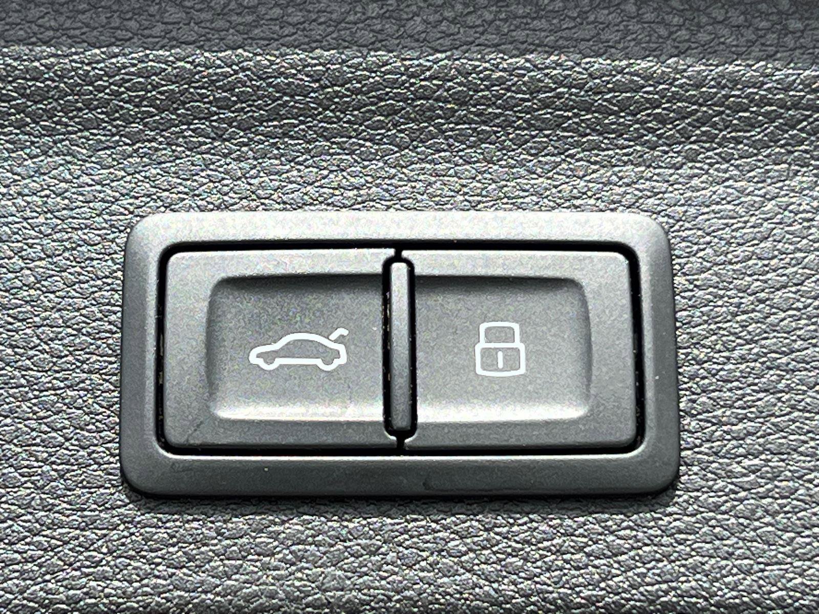 Certified 2024 Audi Q3 2.0T Premium w/ Convenience Package AWD/4WD image 19
