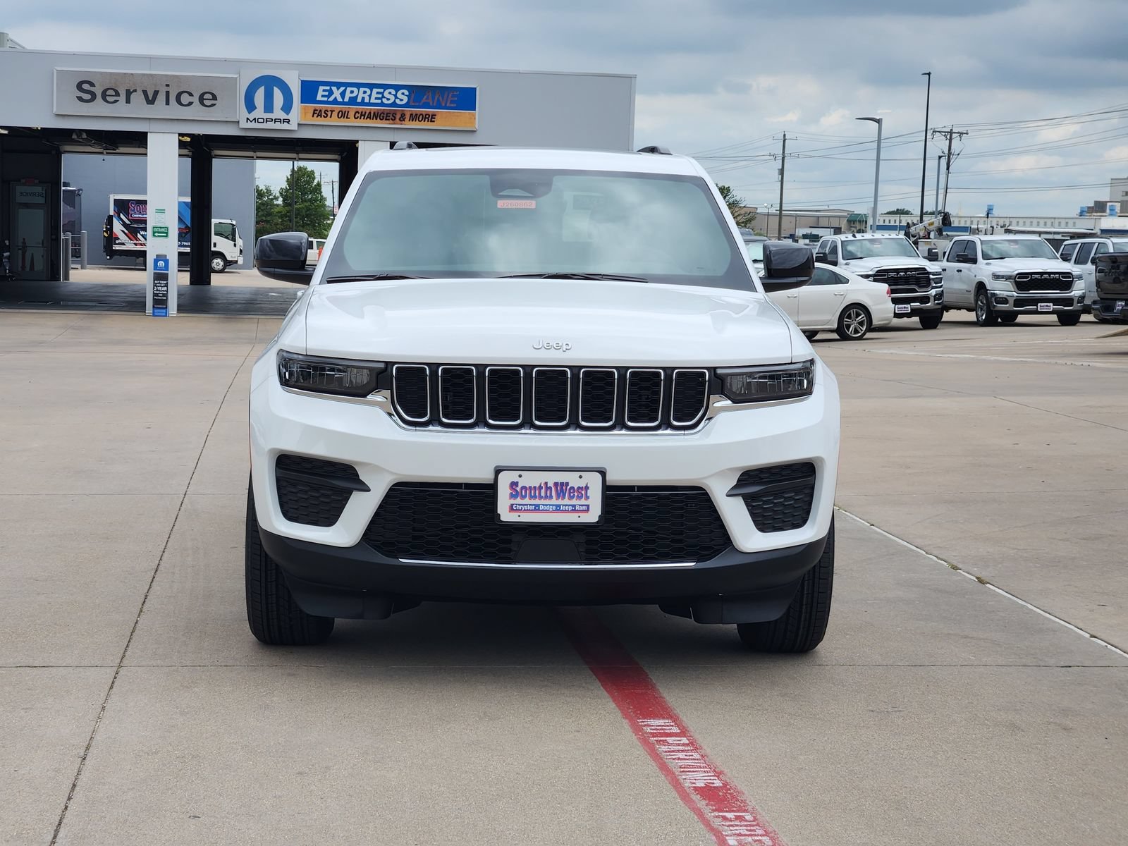New 2026 Jeep Grand Cherokee Laredo X AWD/4WD image 6