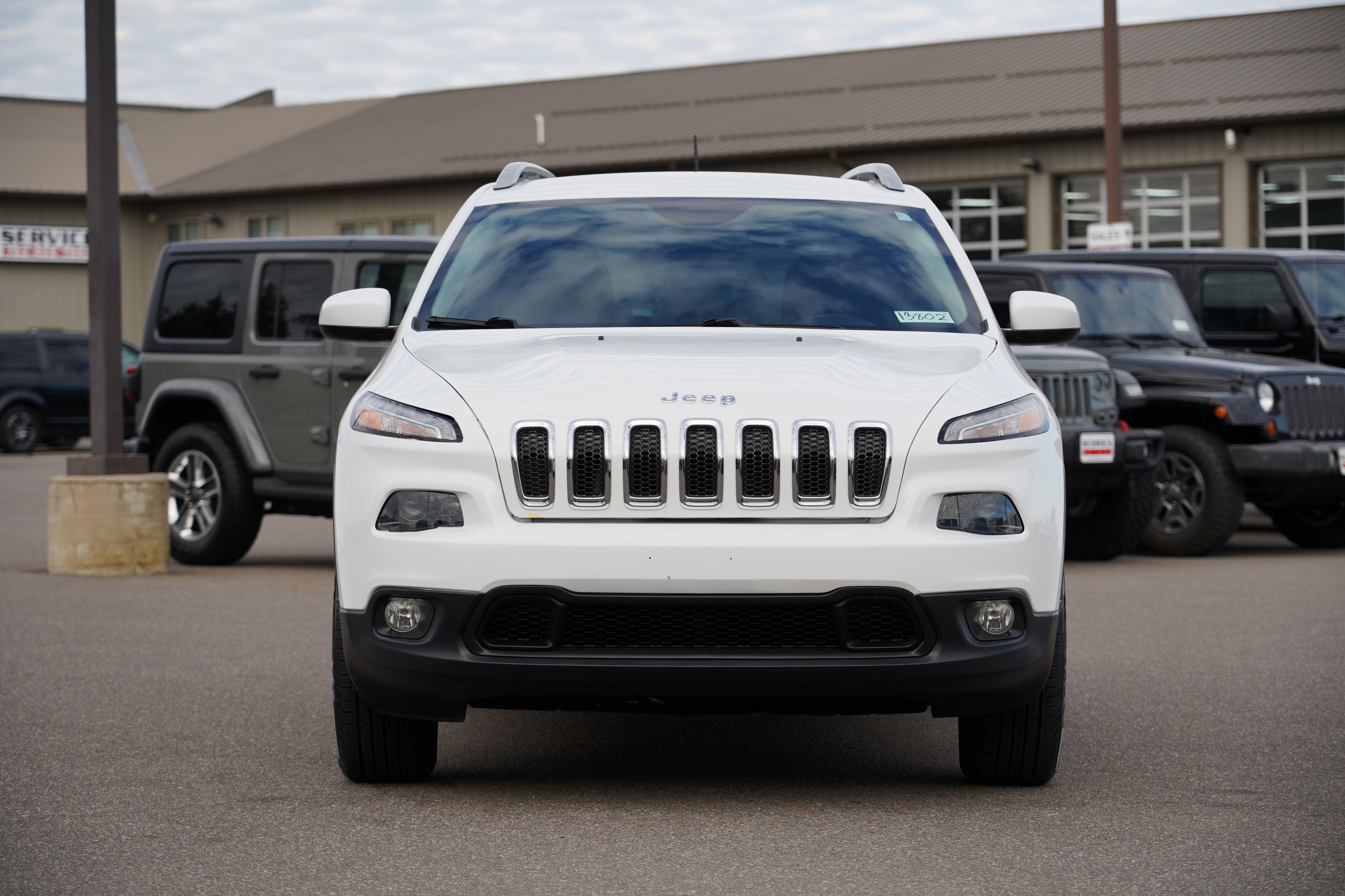 Used 2015 Jeep Cherokee Latitude image 8