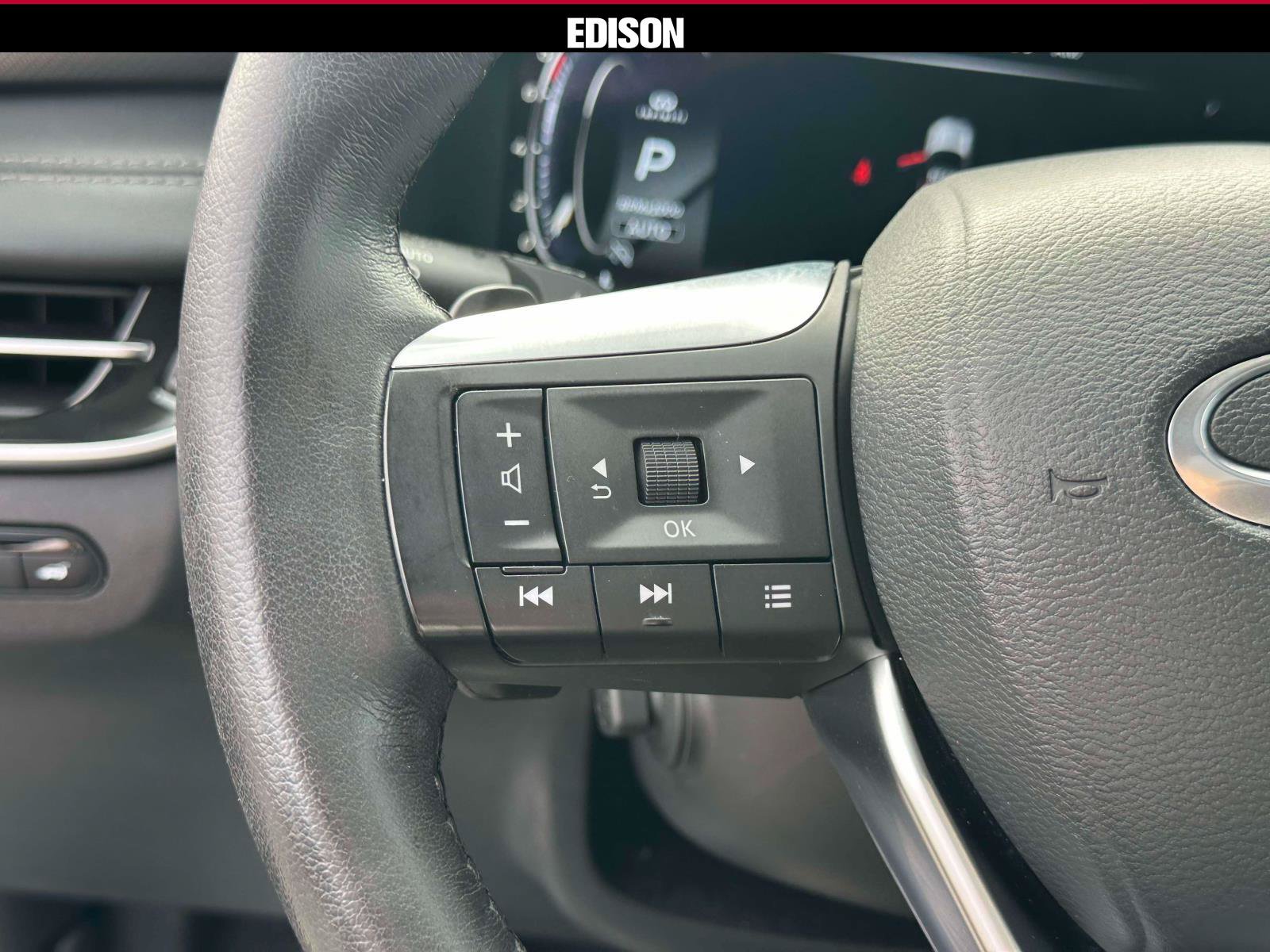 Used 2024 INFINITI QX60 Luxe AWD/4WD image 22
