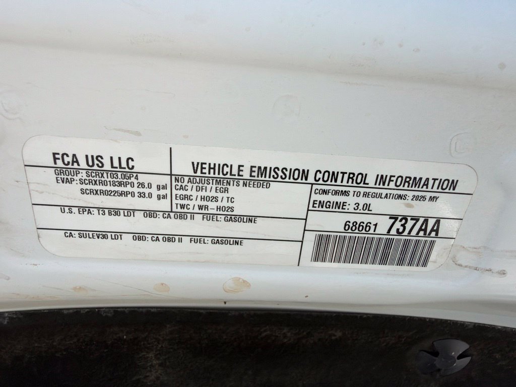 Used 2025 RAM 1500 Laramie AWD/4WD image 22