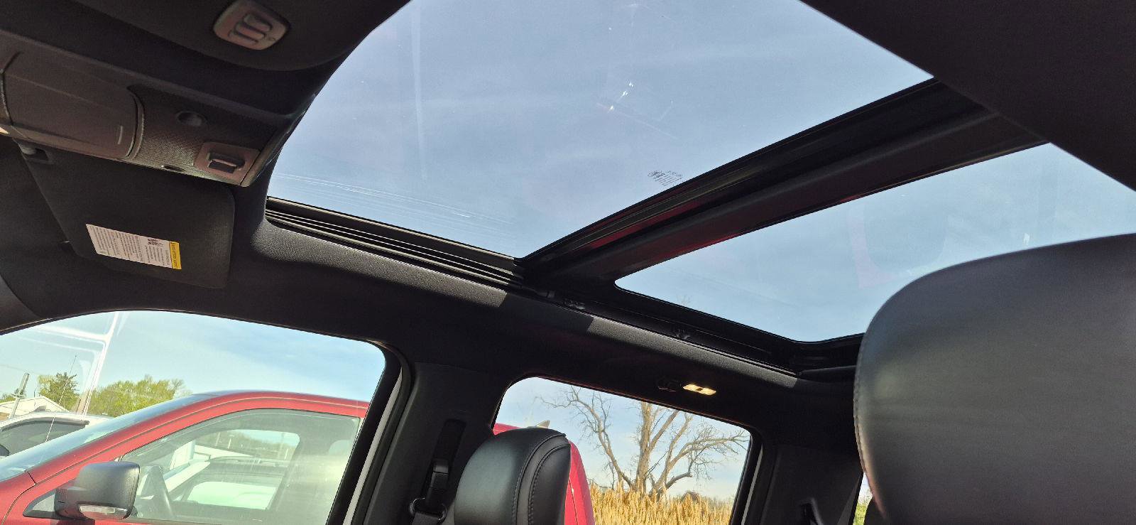 Used 2016 Ford F150 Platinum w/ Equipment Group 701A Luxury AWD/4WD image 8