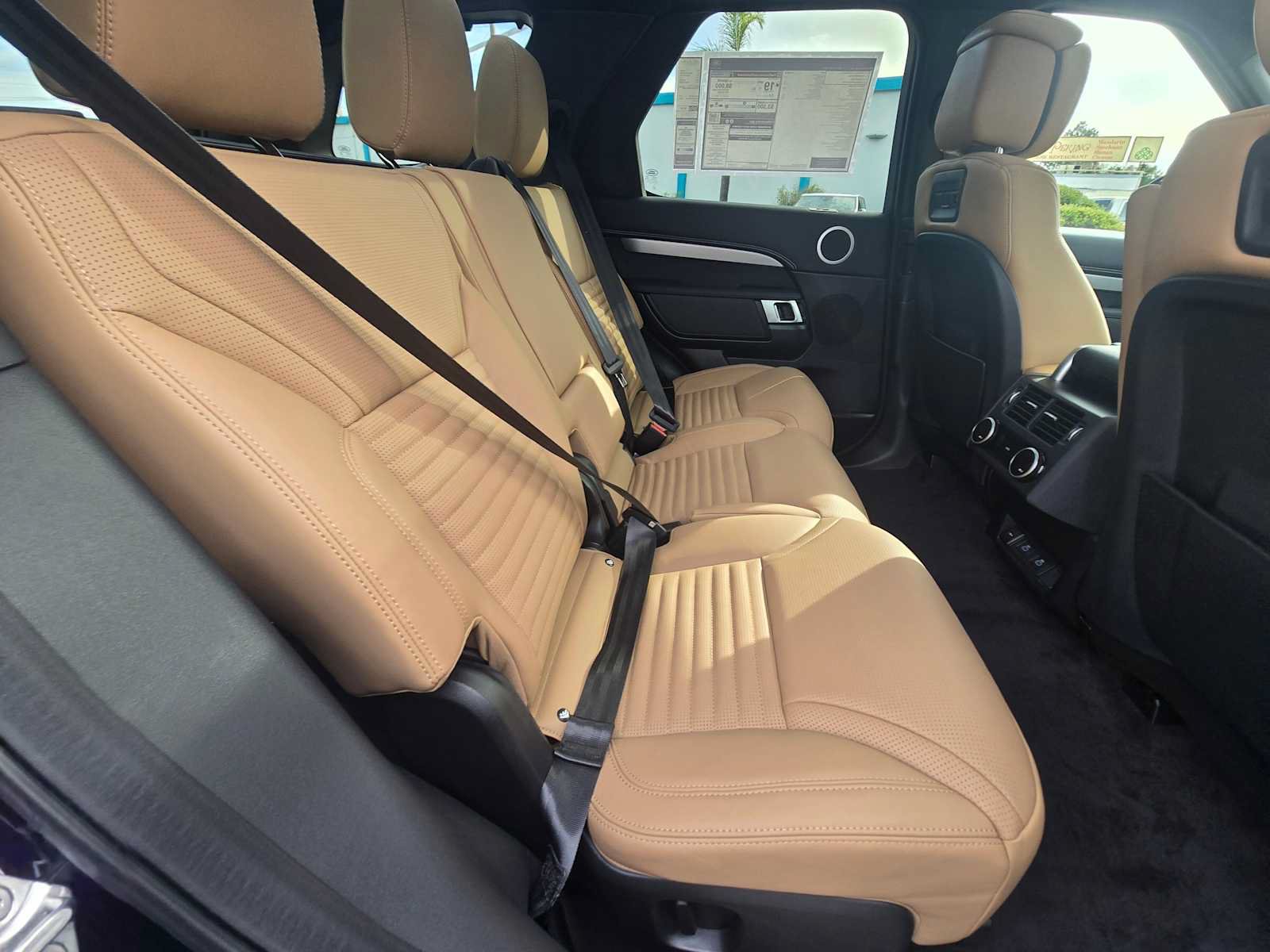 New 2026 Land Rover Discovery Limited Edition AWD/4WD image 14