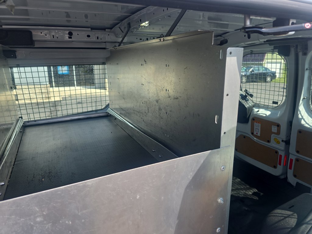 Used 2014 Ford Transit Connect XLT image 16