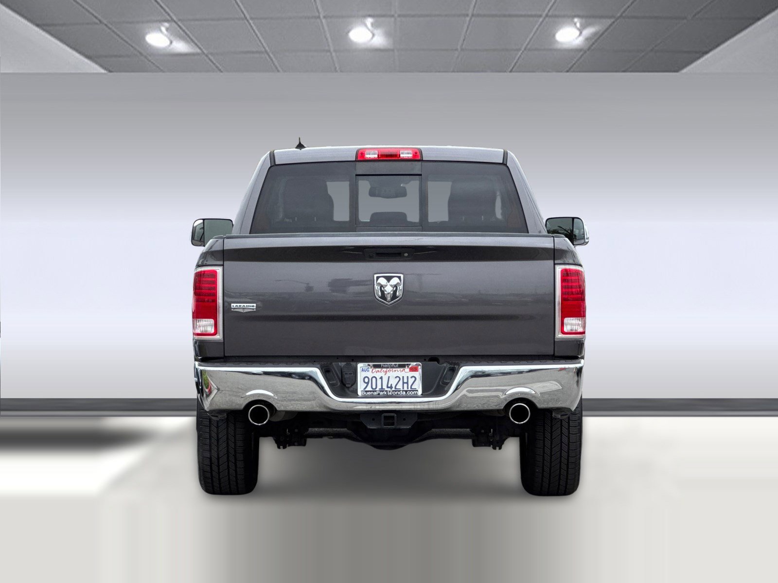 Used 2017 RAM 1500 Laramie RWD image 9