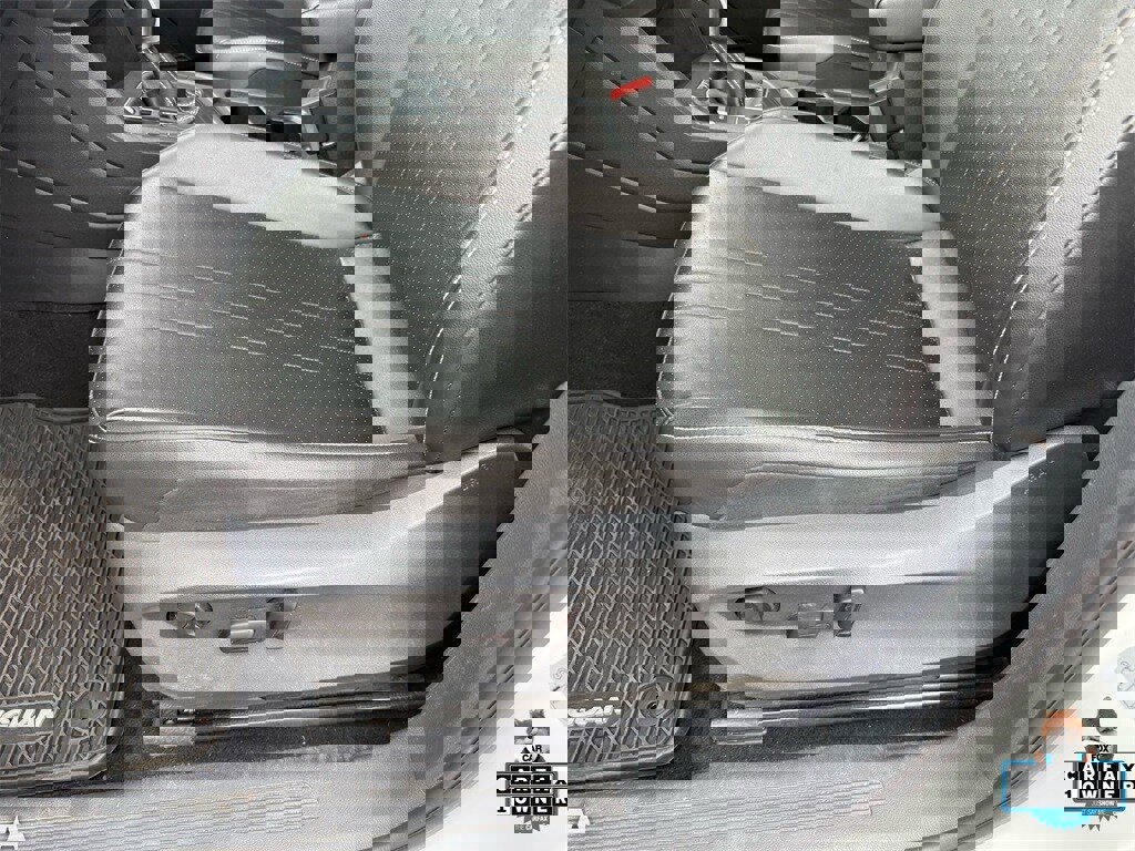 Used 2022 Volkswagen Tiguan SE image 13