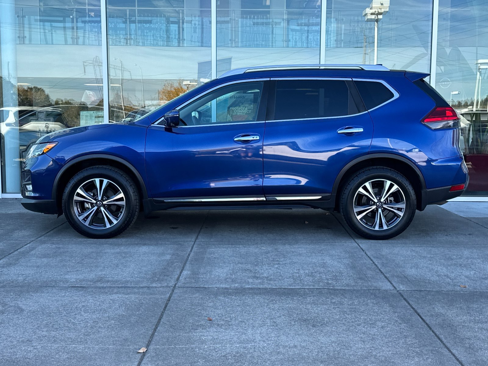 Used 2017 Nissan Rogue SL w/ SL Premium Package AWD/4WD image 7