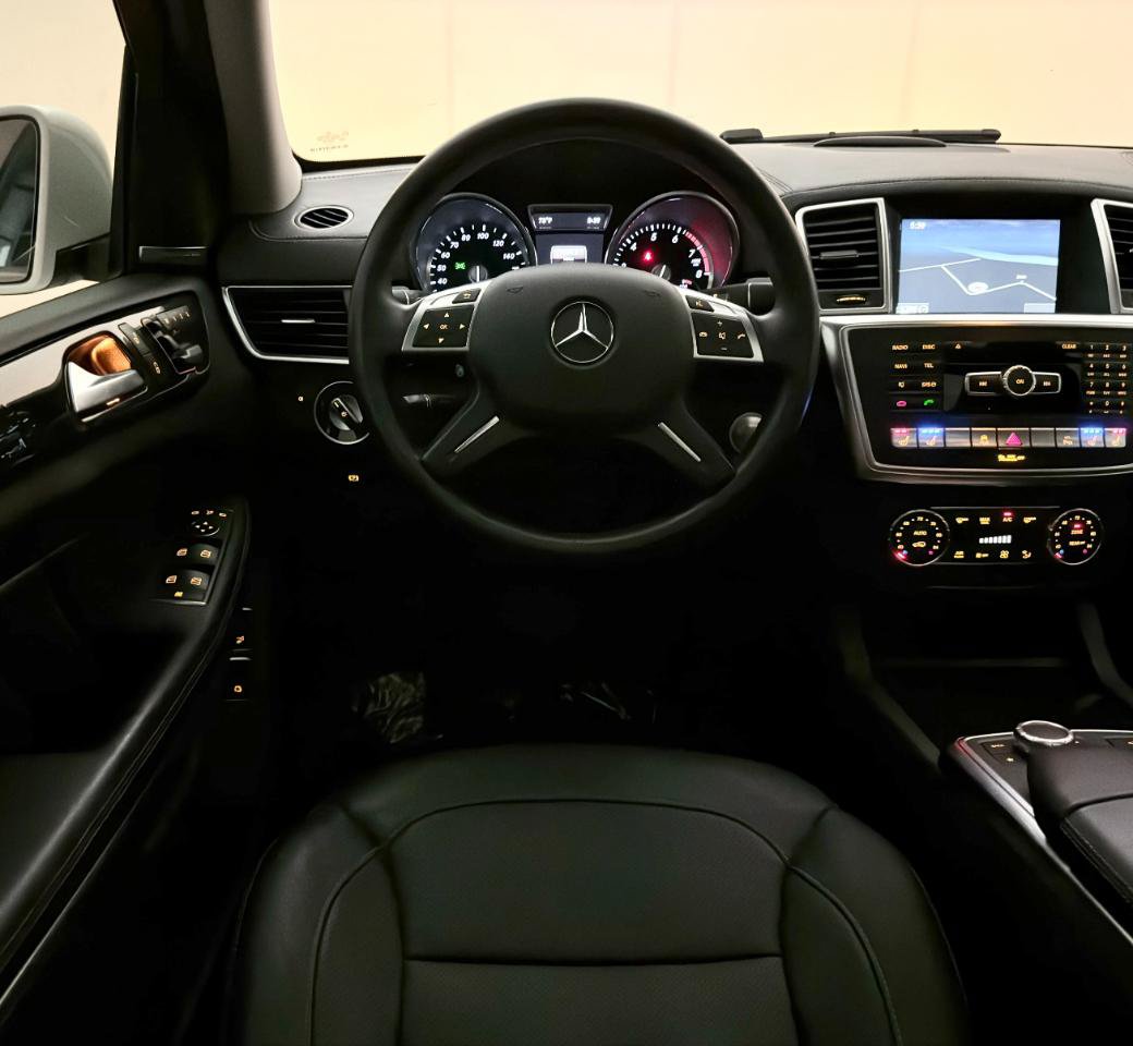 Used 2015 Mercedes-Benz GL 550 4MATIC w/ Driver Assistance Package image 31