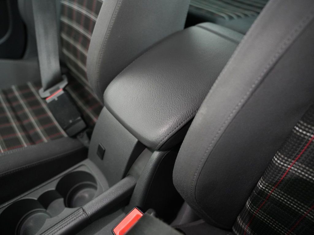 Used 2009 Volkswagen GTI 4-Door image 26
