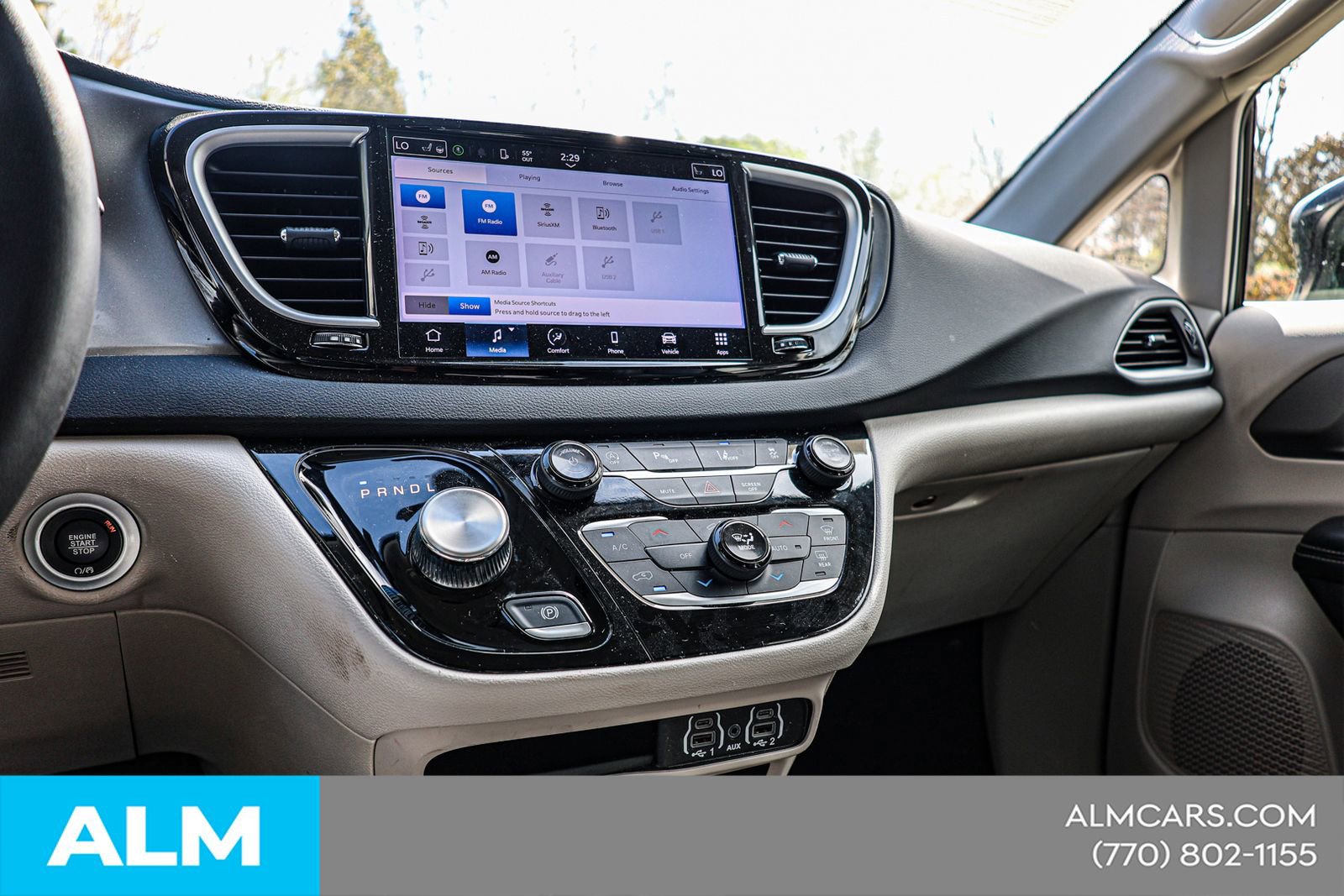 Used 2024 Chrysler Pacifica Touring-L image 32