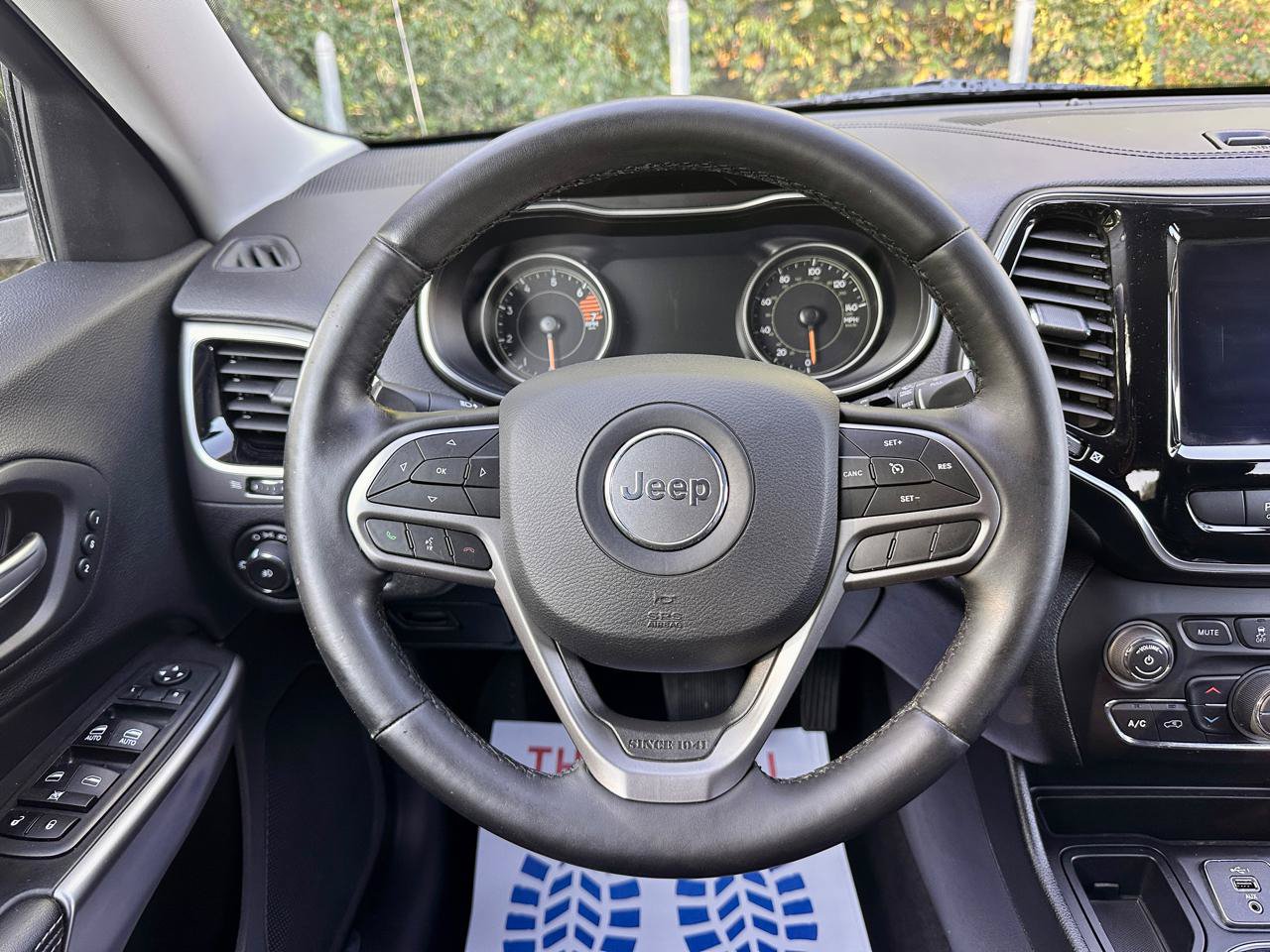 Used 2019 Jeep Cherokee Limited FWD image 23