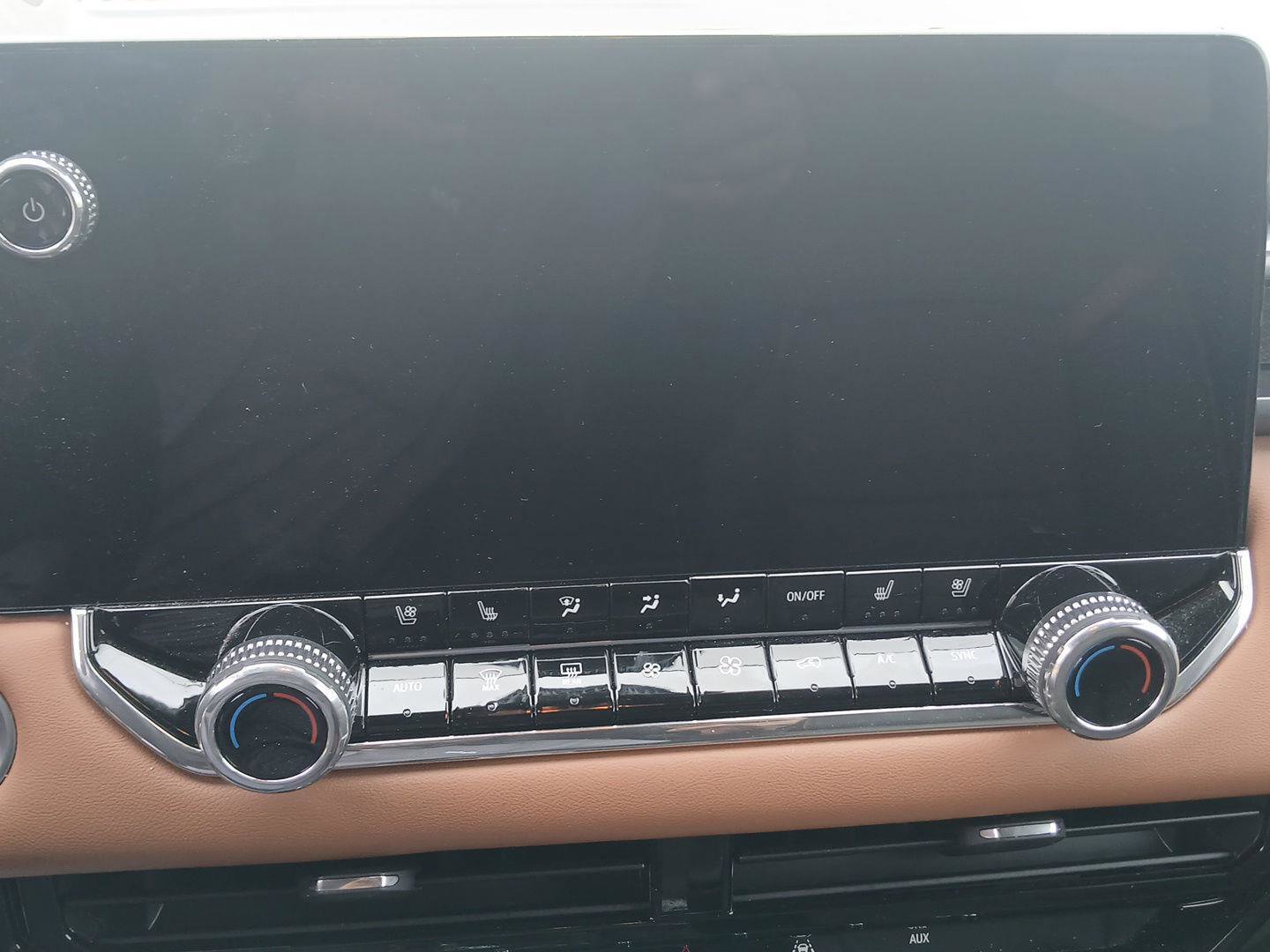 Used 2024 GMC Canyon AT4 w/ AT4 Premium Package image 16