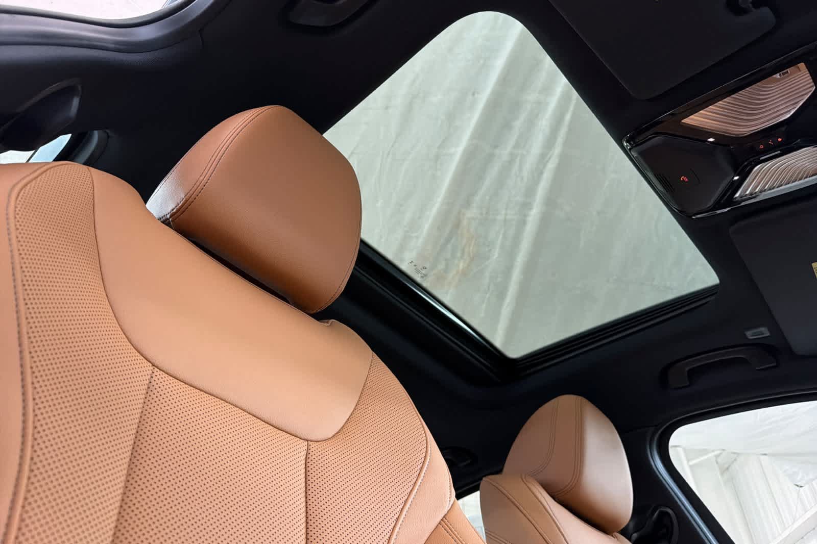 New 2026 BMW 330i xDrive Sedan w/ Premium Package AWD/4WD image 16