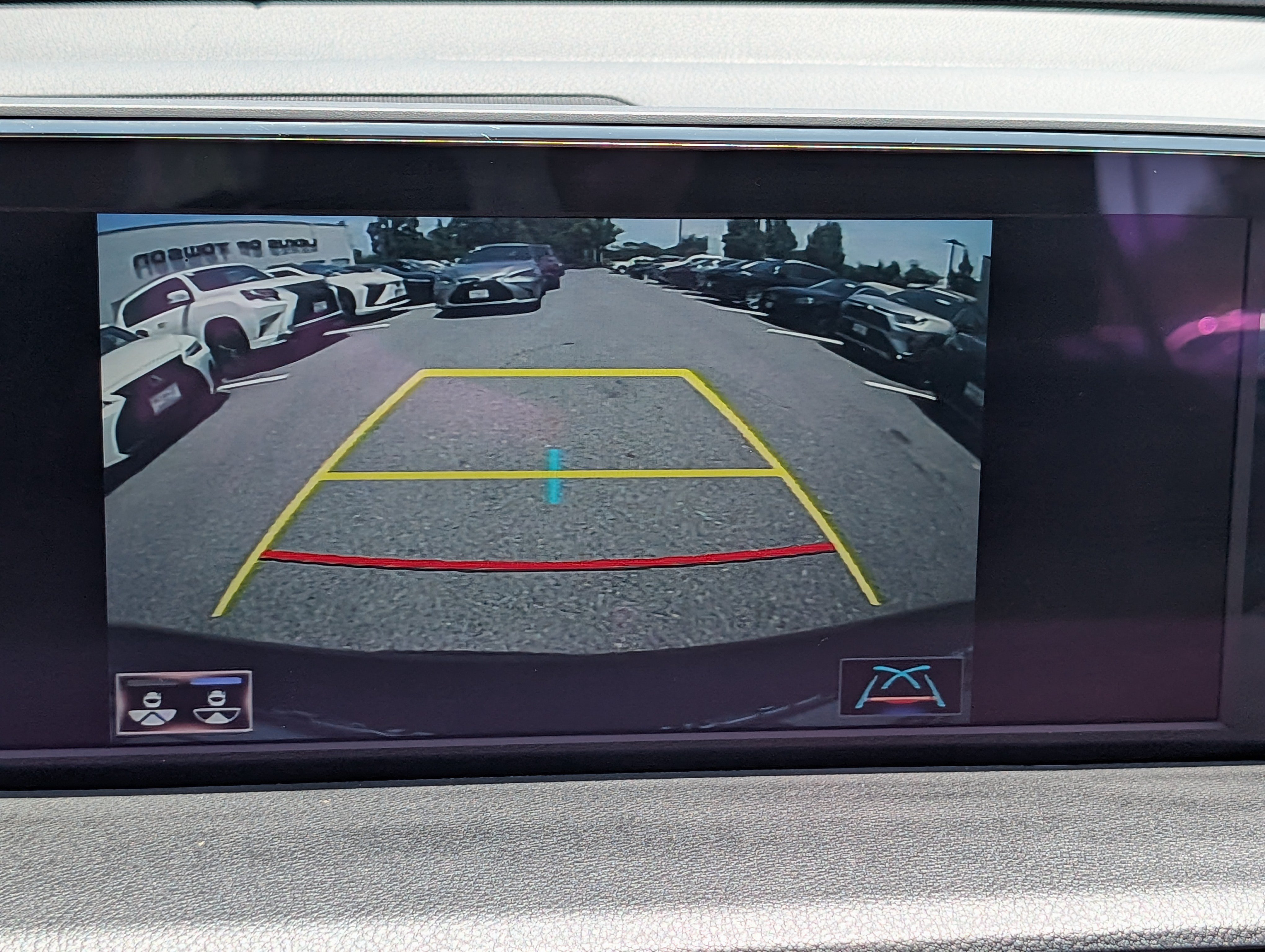 Certified 2021 Lexus ES 300h w/ Accessory Package FWD image 30