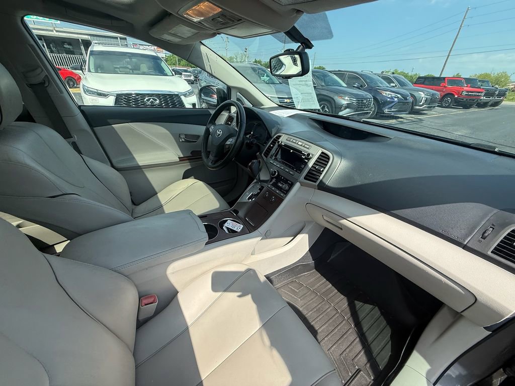 Used 2011 Toyota Venza w/ Comfort Pkg FWD image 24