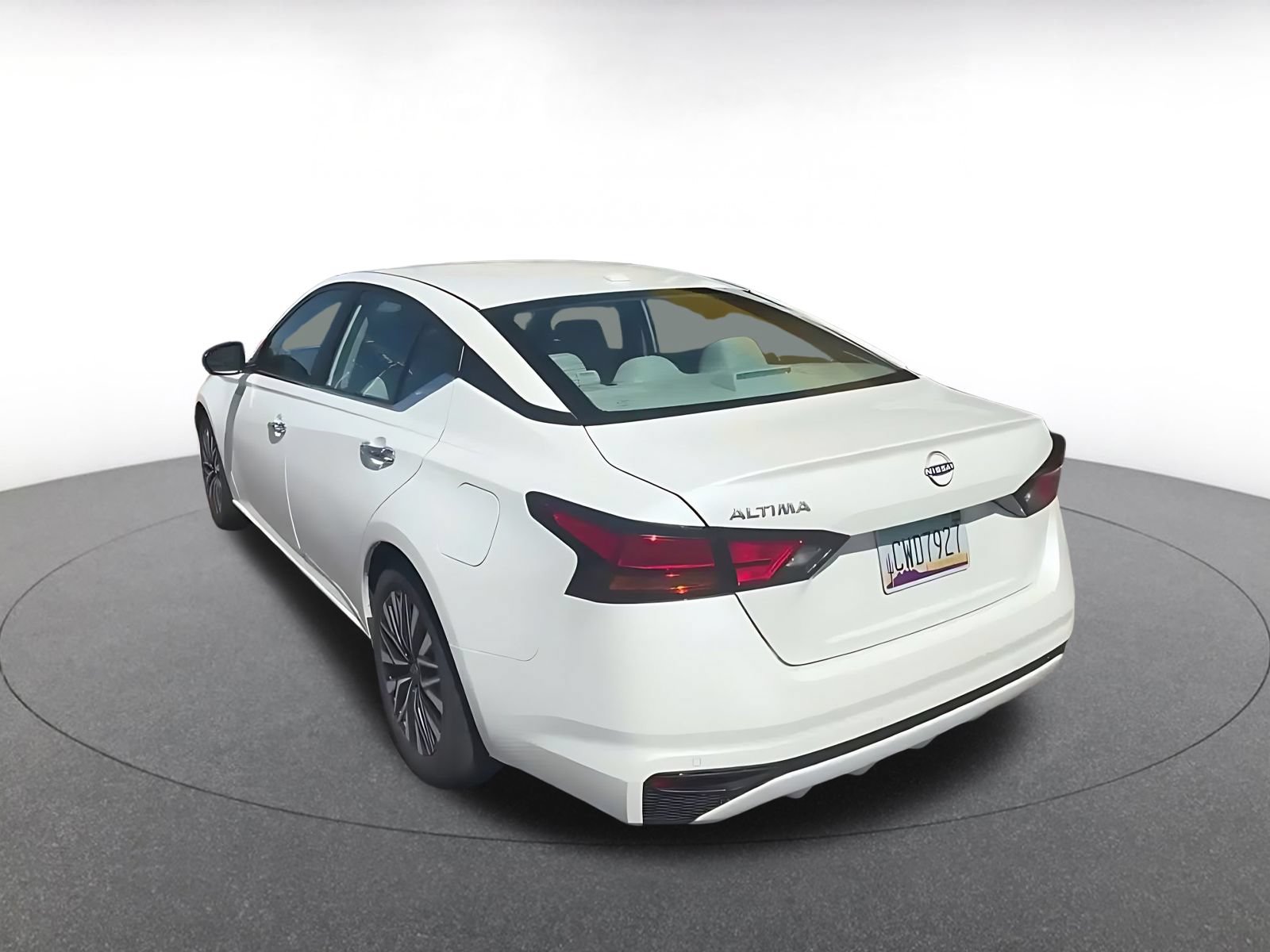 Used 2025 Nissan Altima 2.5 SV FWD image 11