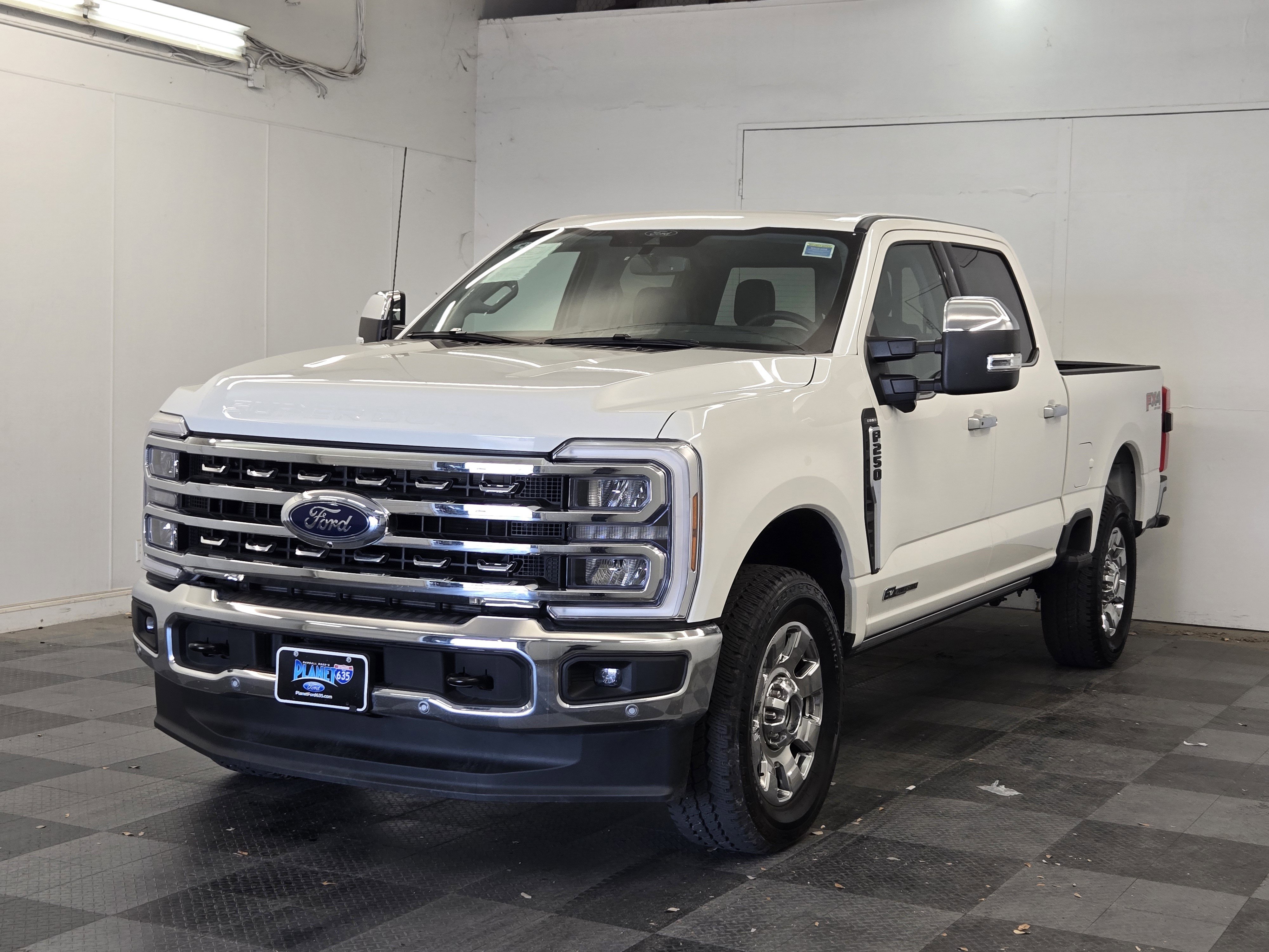 Used 2025 Ford F250 Lariat w/ Lariat Ultimate Package image 4