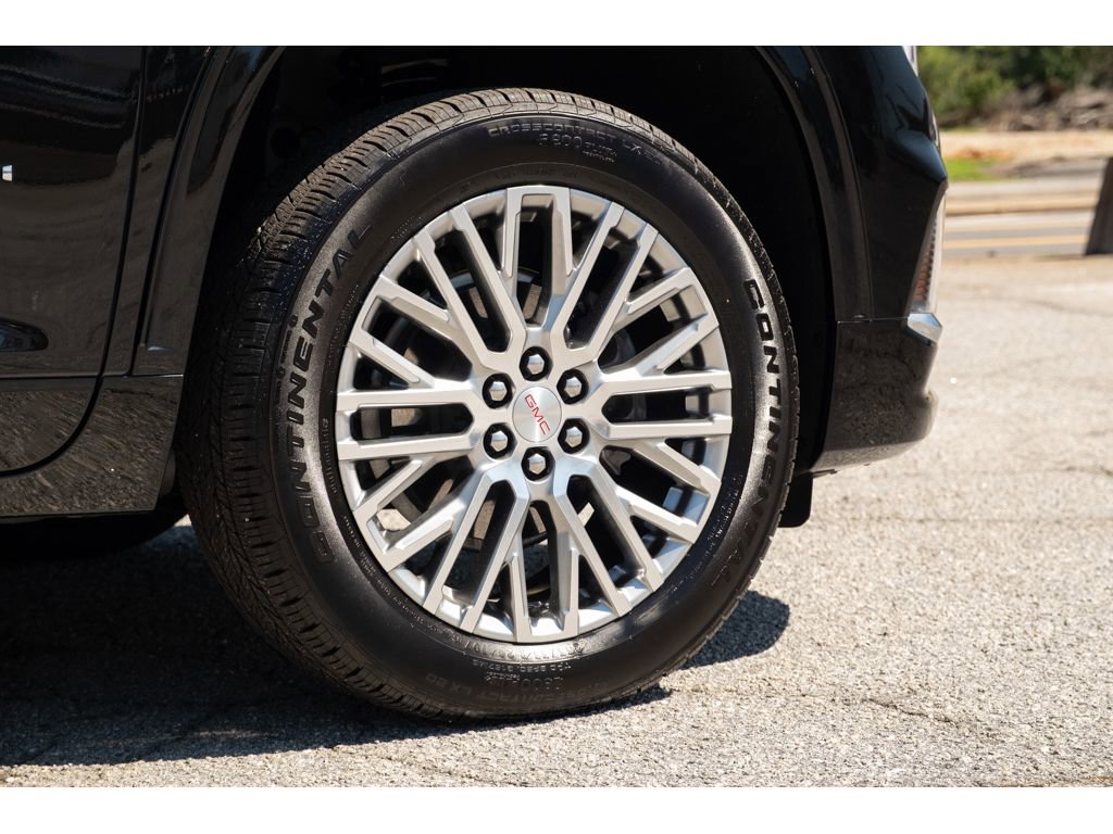 Used 2025 GMC Acadia Denali image 9