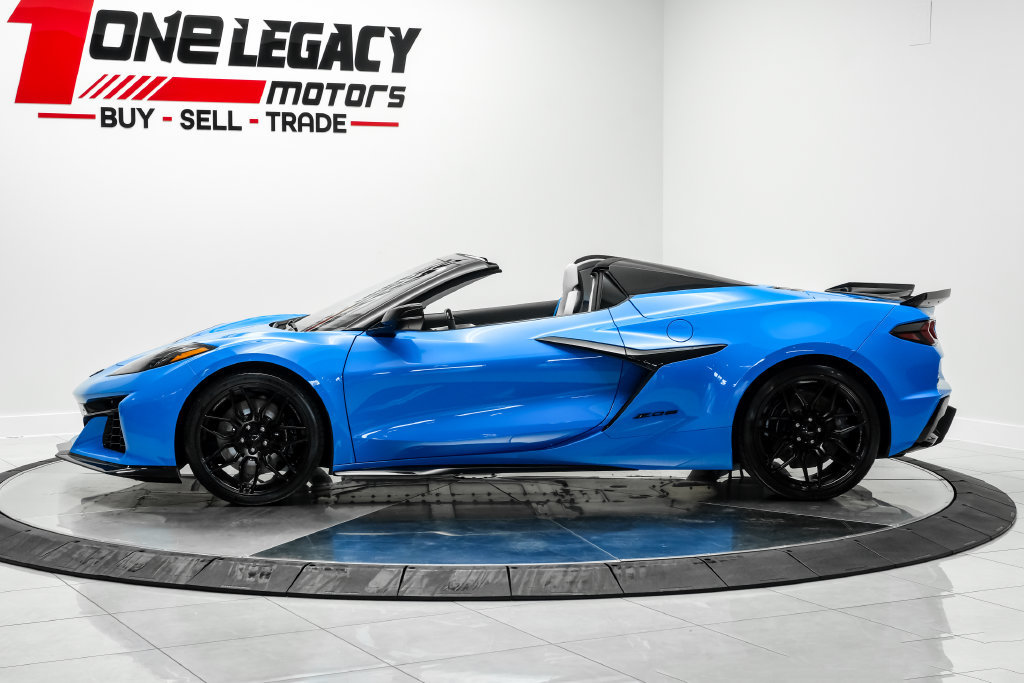 Used 2025 Chevrolet Corvette Z06 RWD image 19