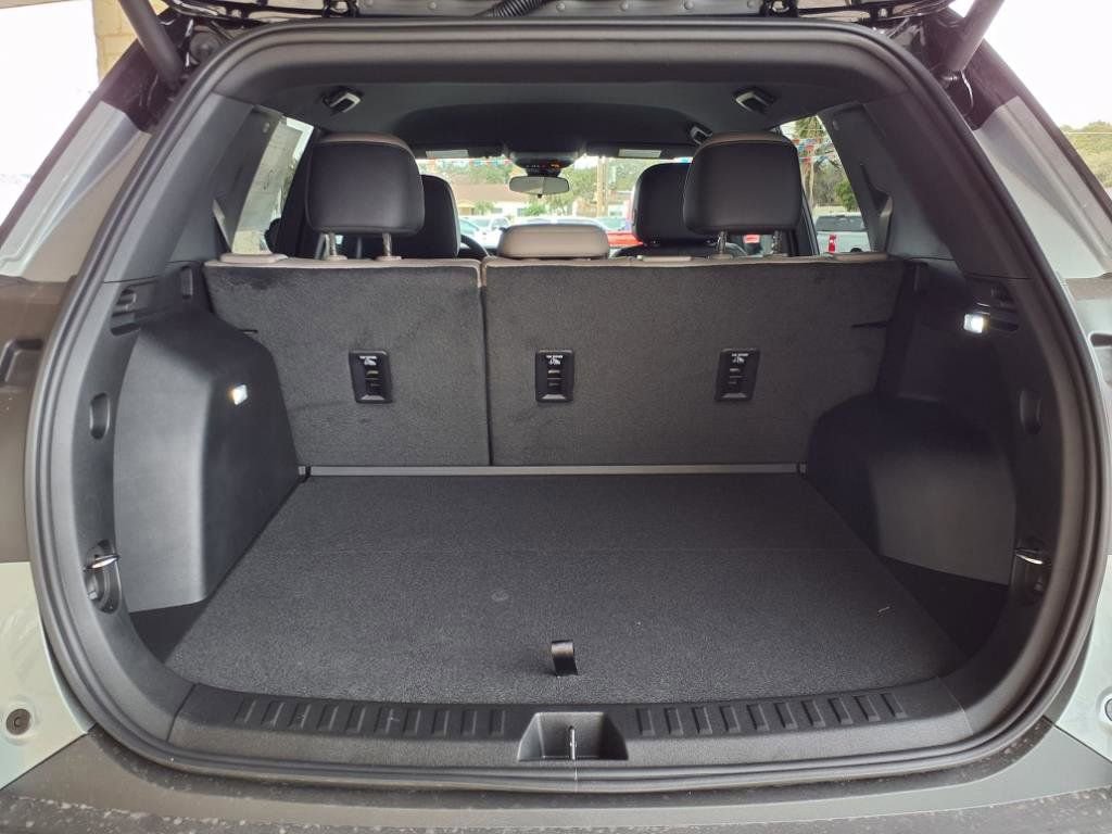 New 2025 GMC Terrain Elevation w/ Elevation Premium Package AWD/4WD image 13