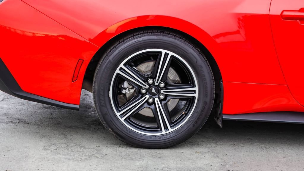 Used 2024 Ford Mustang EcoBoost image 12