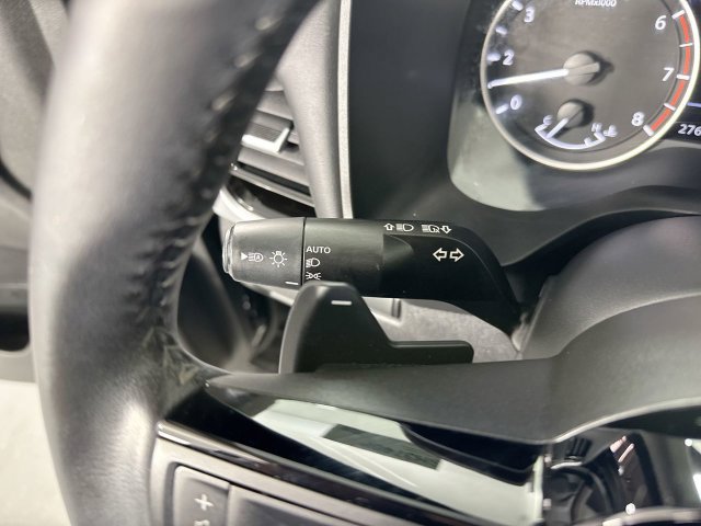 Used 2023 Nissan Rogue SL AWD/4WD image 15