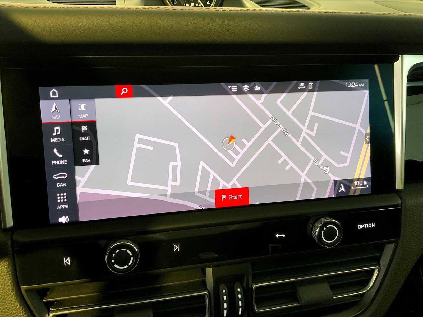 Certified 2023 Porsche Macan image 37