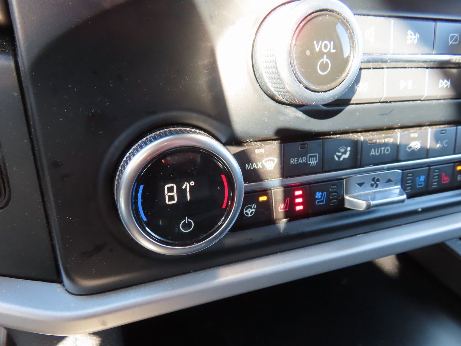 Used 2024 Ford Expedition Max XLT image 25