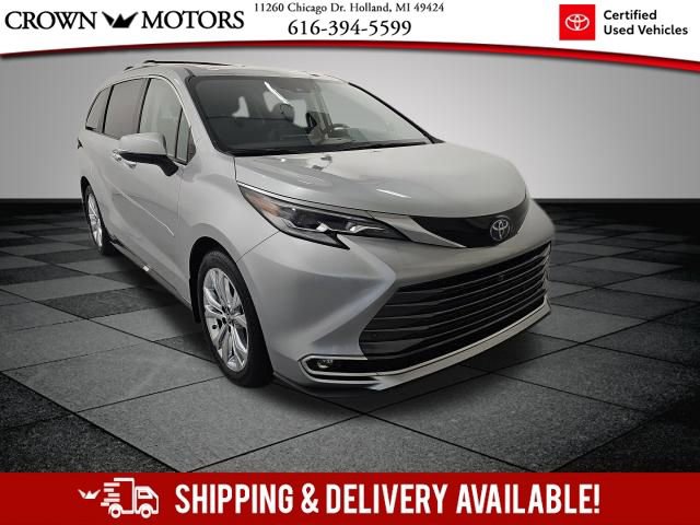 Certified 2022 Toyota Sienna Platinum FWD image 1