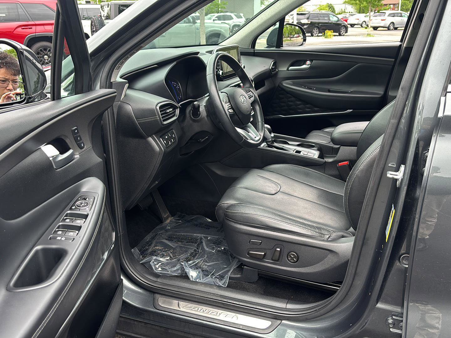 Used 2020 Hyundai Santa Fe Limited AWD/4WD image 2