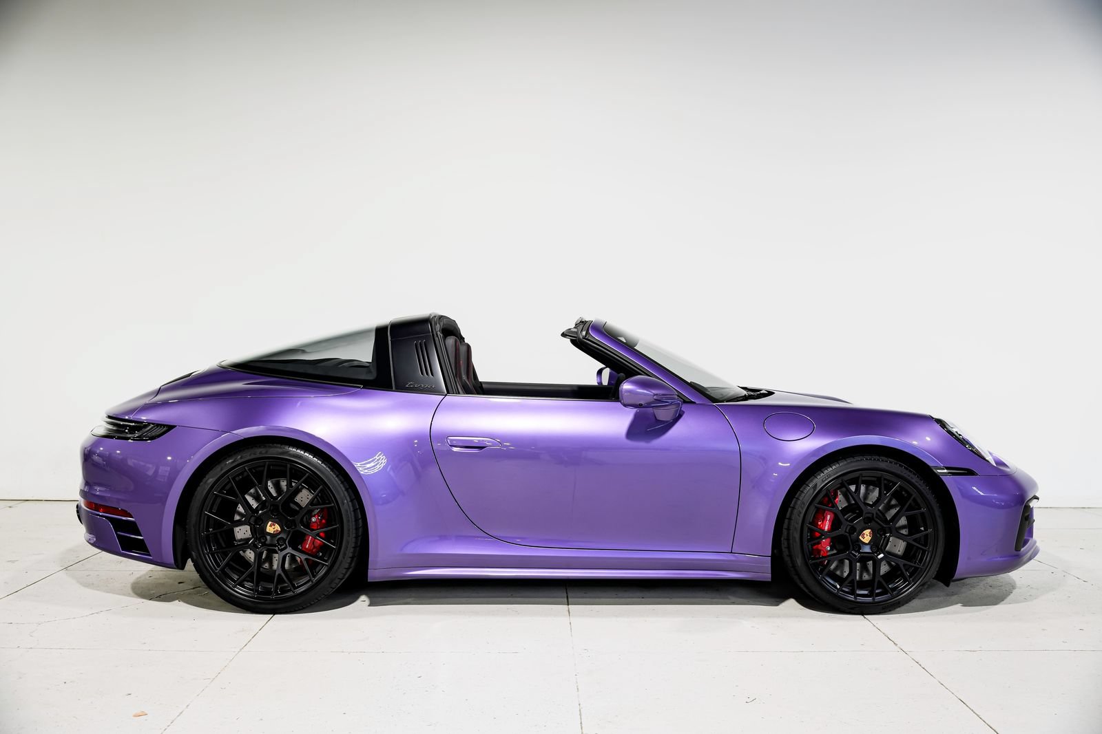 Used 2024 Porsche 911 Targa 4 GTS AWD/4WD image 3