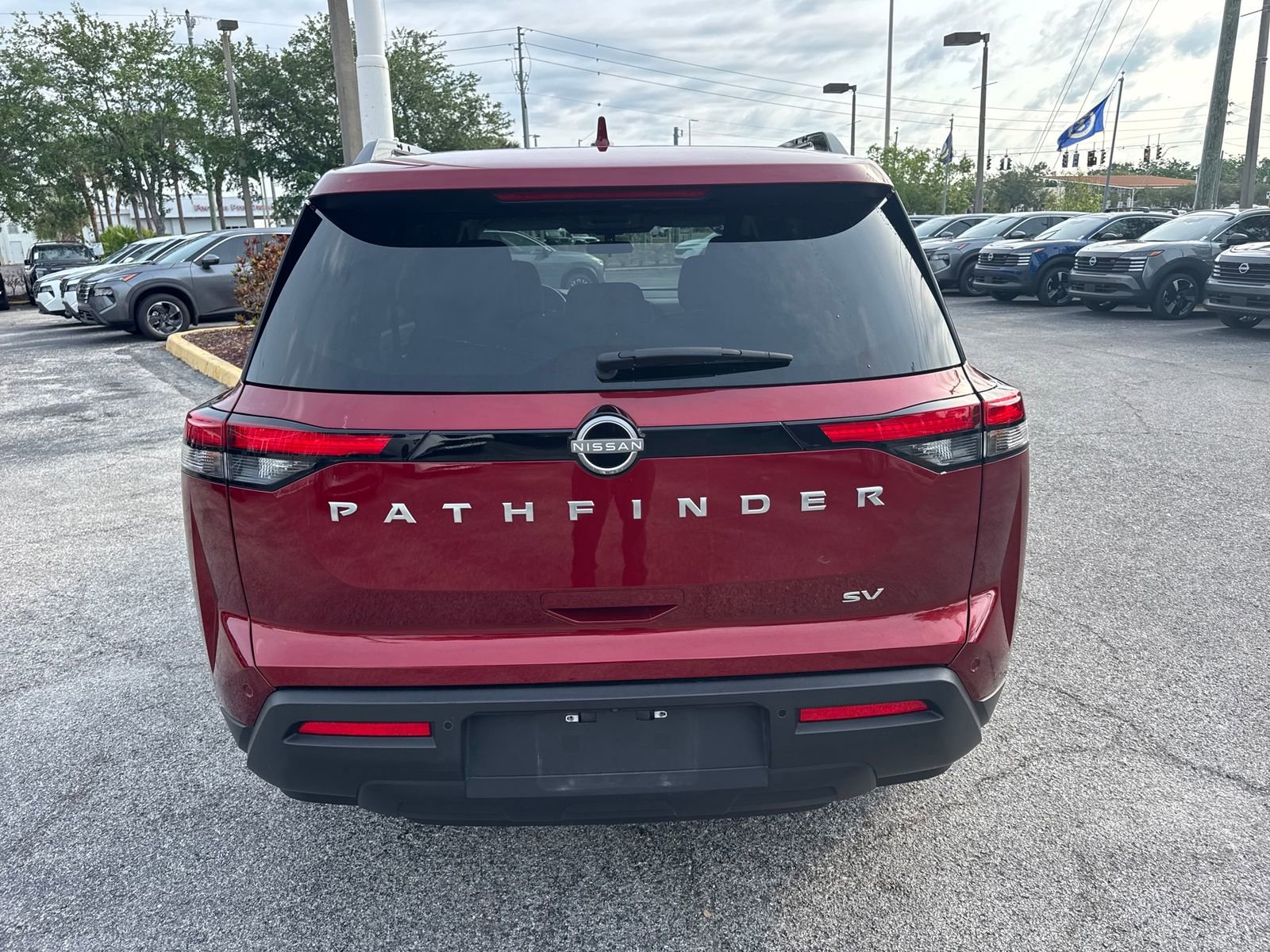 Certified 2024 Nissan Pathfinder SV FWD image 6