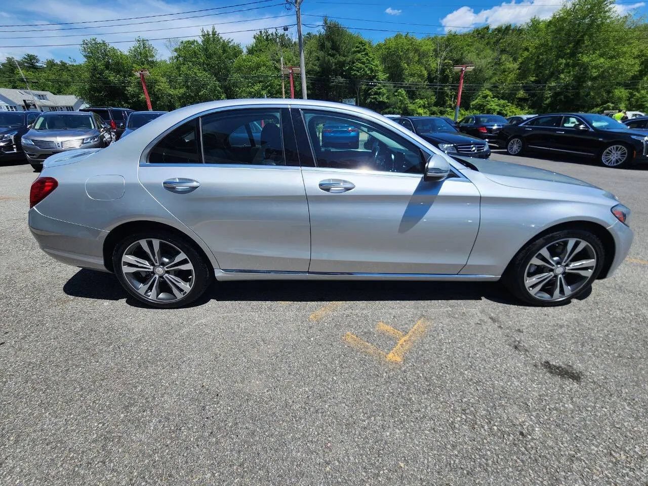 Used 2016 Mercedes-Benz C 300 4MATIC Sedan image 4