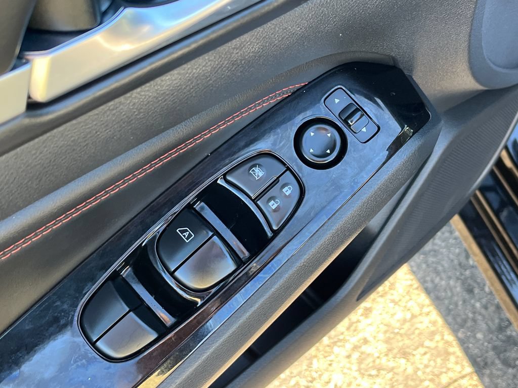 Used 2023 Nissan Altima 2.5 SR FWD image 11