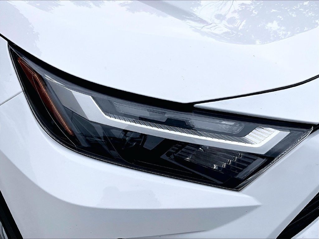 Used 2025 Toyota RAV4 LE AWD/4WD image 33
